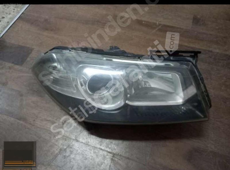 RENAULT MEGANE 2 ÖN SAĞ FAR İÇİ SİYAH ORİJİNAL ÇIKMA