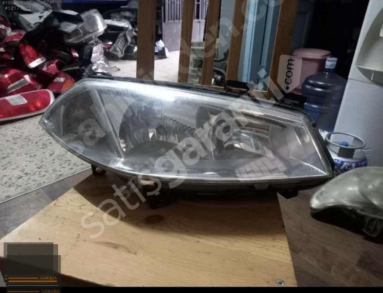 RENAULT MEGANE 2 ÖN SAĞ FAR ORİJİNAL ÇIKMA