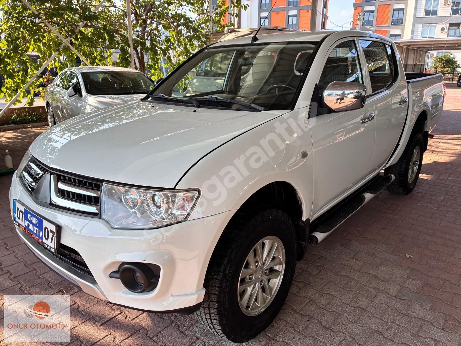 Onur Otomotivden 2015 Mitsubishi L200 İnvite 4X2 %20 Faturalı