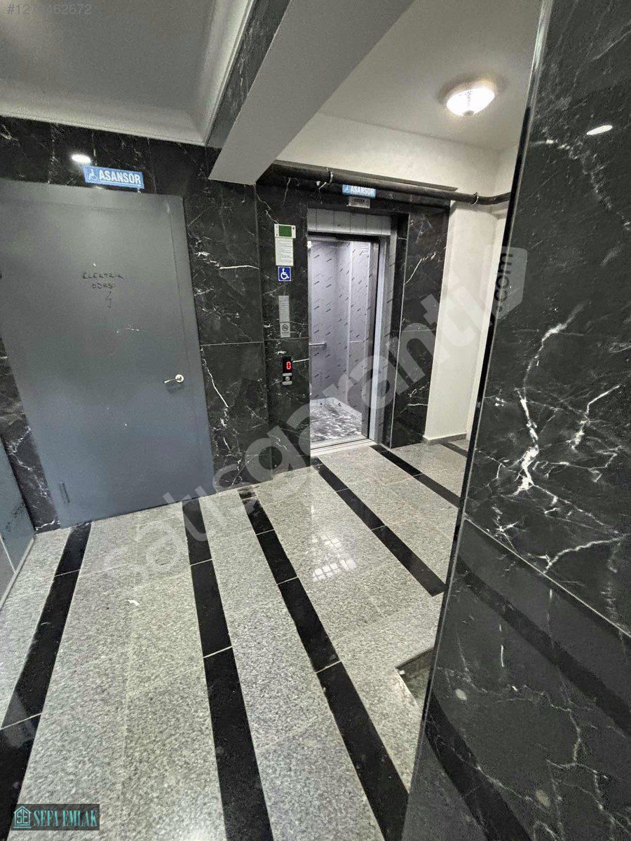 KARTAL YAKACIK ÇARŞIYA YÜRÜME NESAFESİNDE İSKANLI SIFIR DAİRE