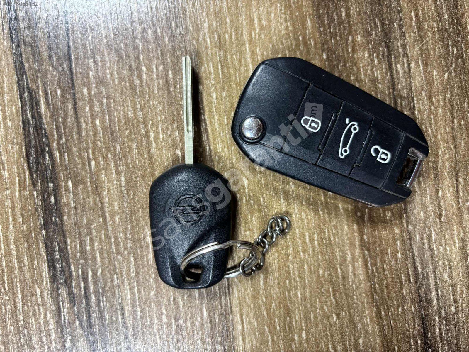 HATASIZ BOYASIZ CAM TAVAN ÇİFT RENK OTOMATİK OPEL CORSA 68 KM