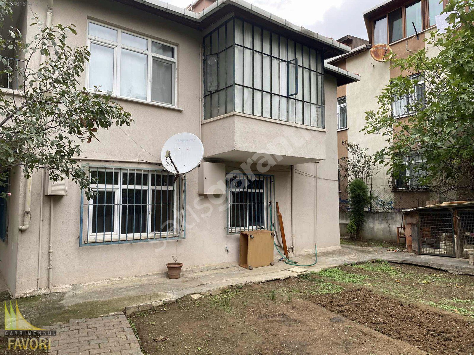 FAVORİ'DEN GÜZELYALIDA MARMARAYA 2 DK MESAFEDE MÜSTAKİL BAHÇELİ