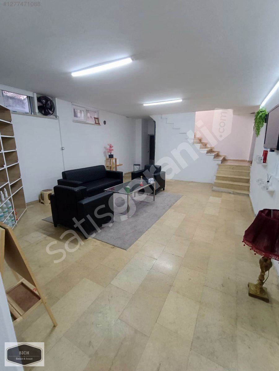 SANCAKTEPE KEMALTÜRKLER MAH 3+1 CADDEYE CEPE BODRUM KAT DÜKKAN
