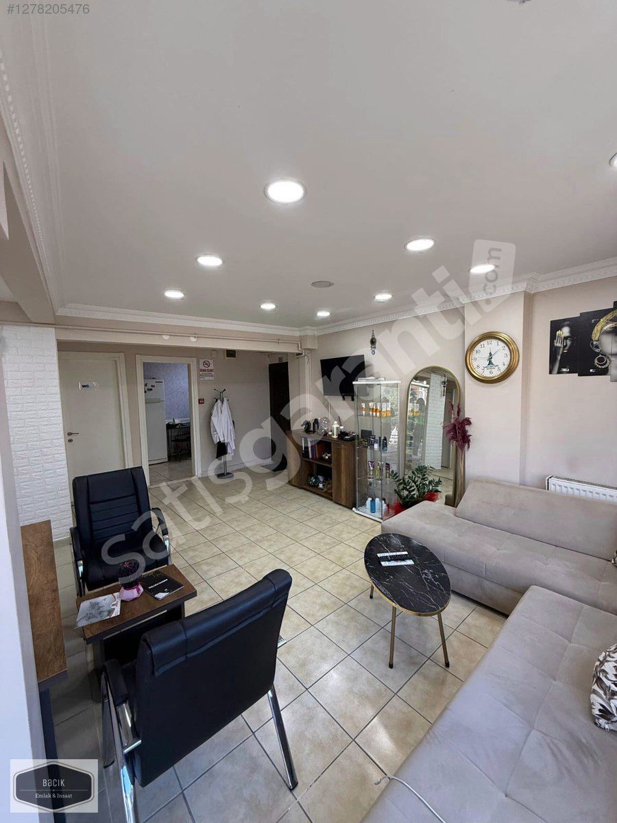 SARIGAZİ KAYMAKAMLIK CADDE ÜZERİ DEVREN GÜZELLİK MERKEZİ