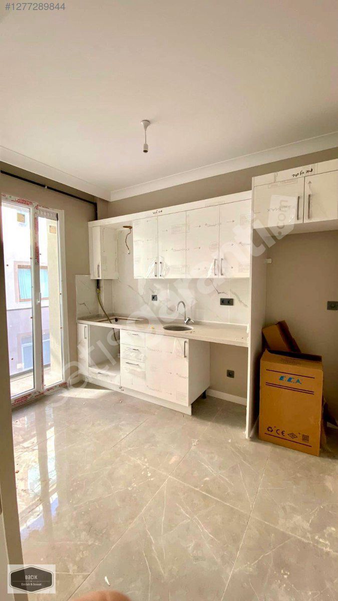 KARTAL YALI MAHALLESİ E-5 METRO YAKIN 2+1 LÜKS DAİRE BACİK