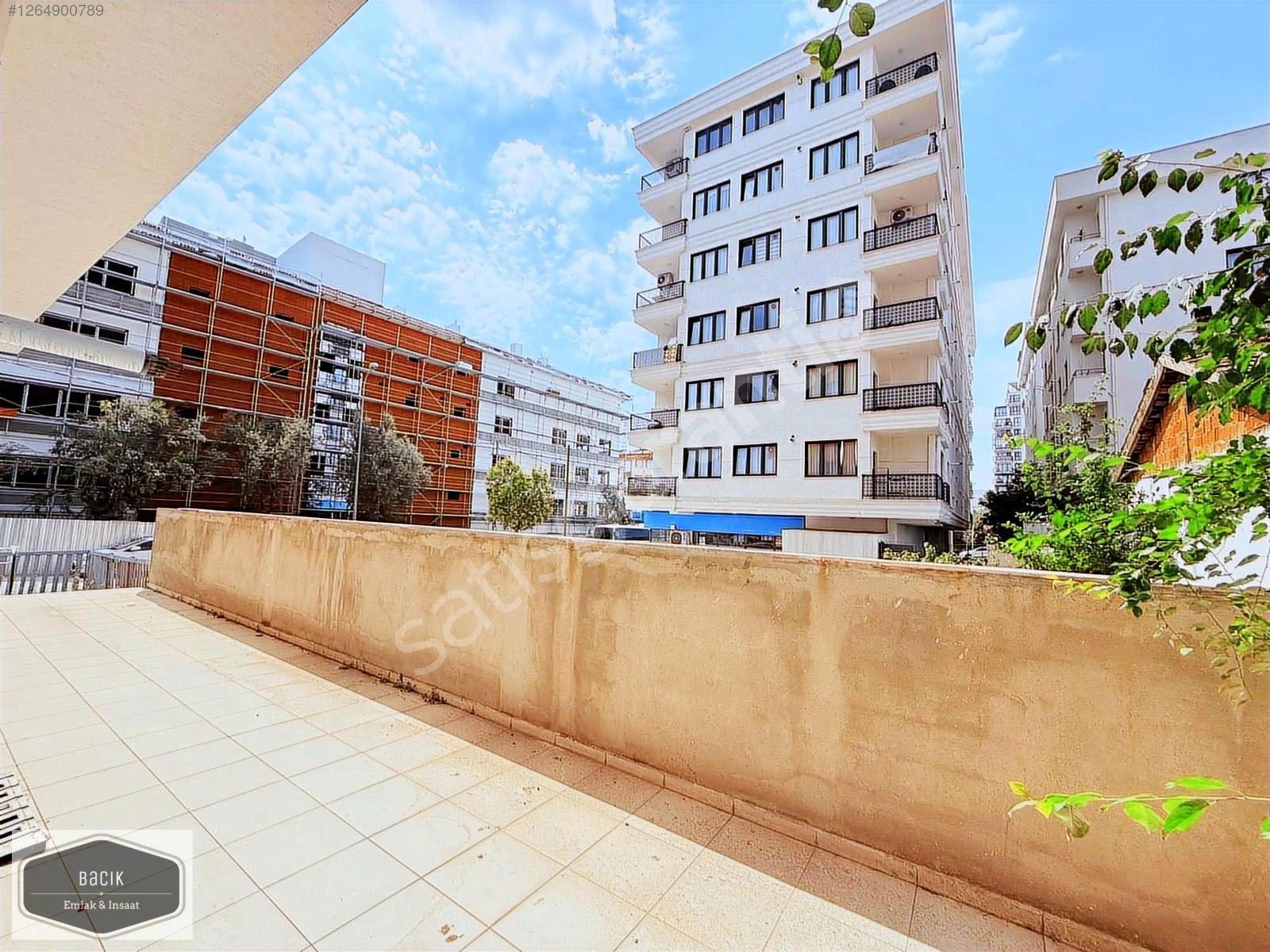 SANCAKTEPE BELEDİYE METRO YAKIN DEVREN SATILIK BUTİK GİYİM