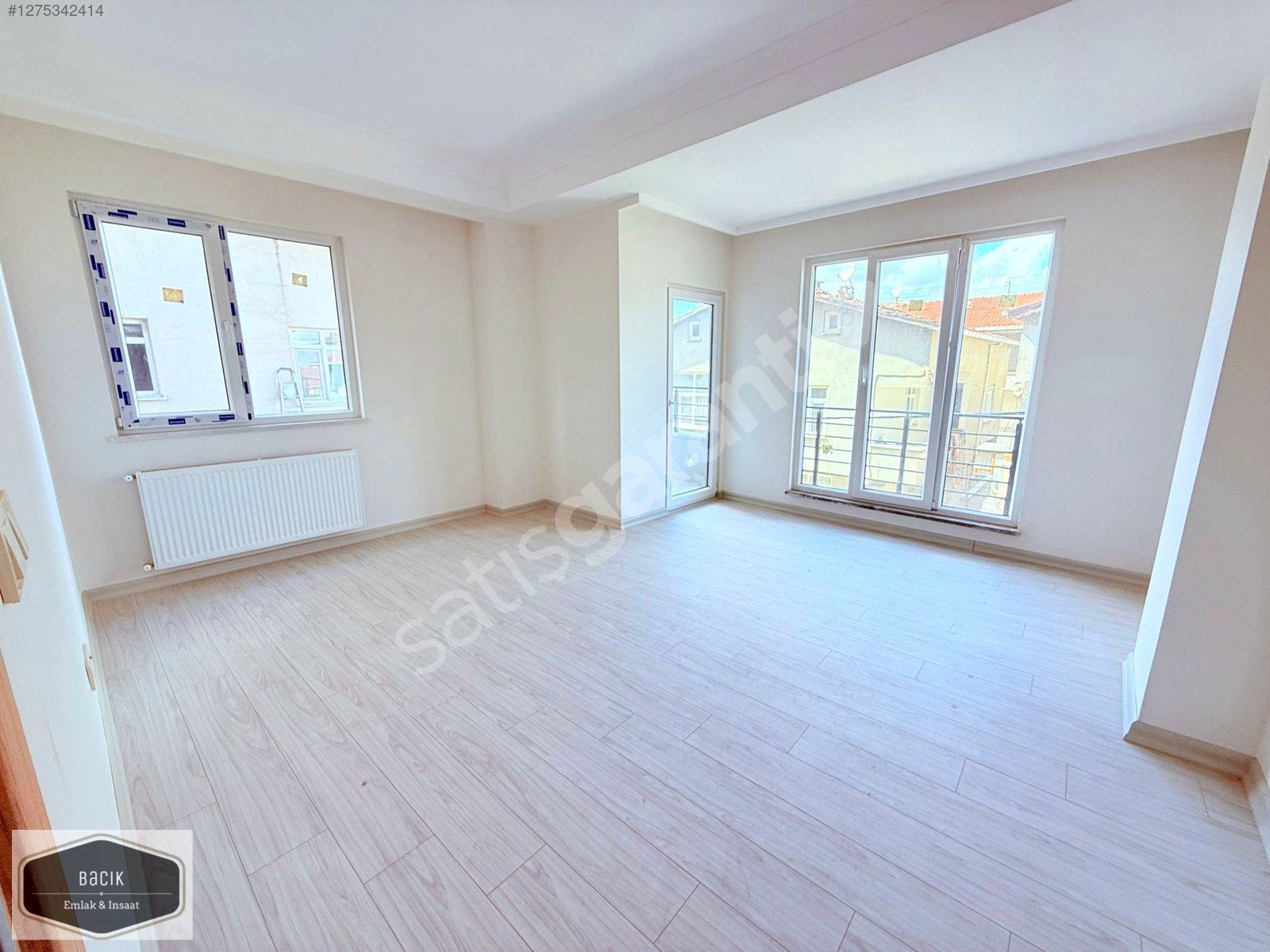 SANCAKTEPE METRO YANI SATILIK İSKANLI 3+1 SIFIR ARAKAT BACİK'ten