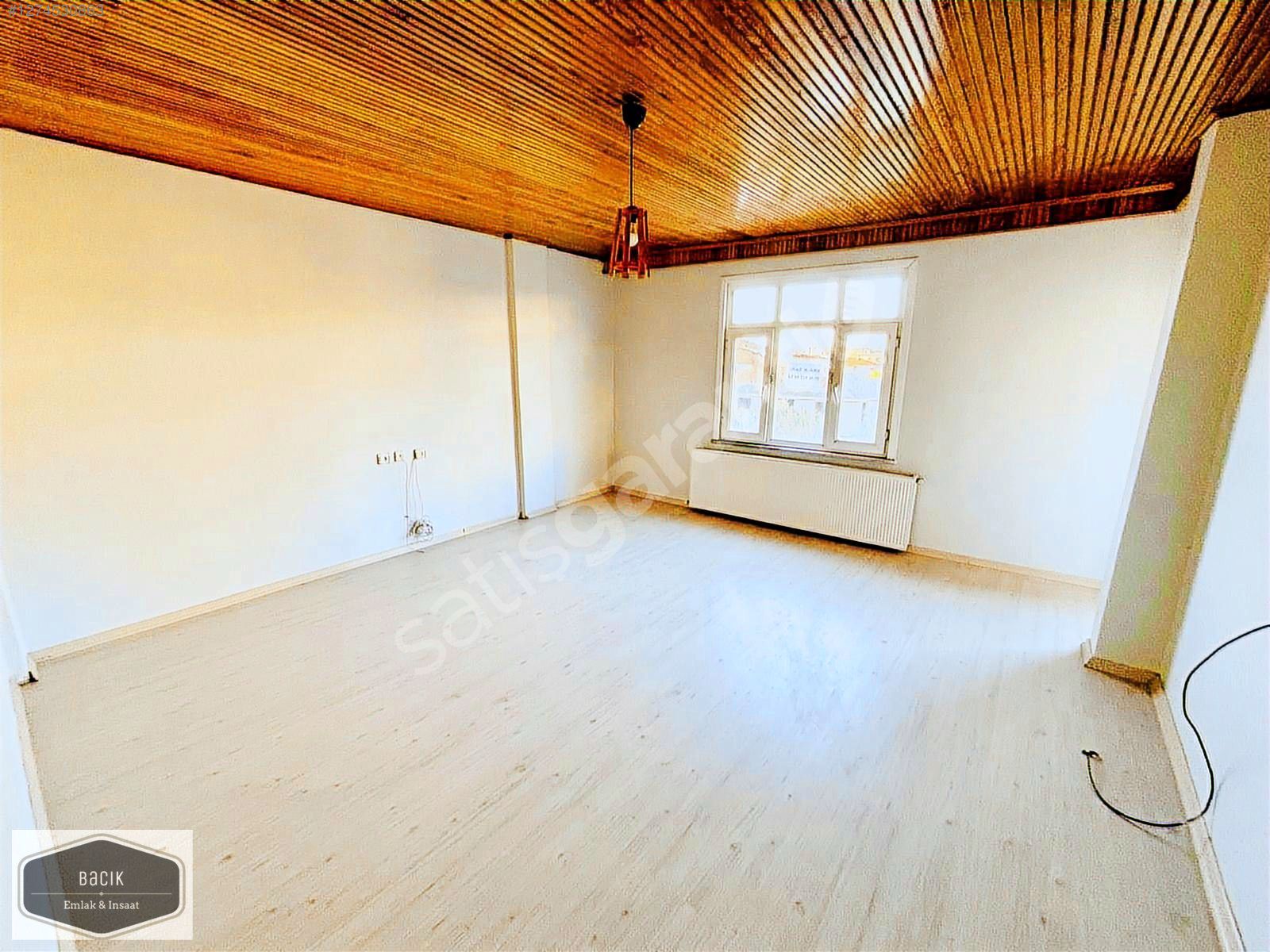 SANCAKTEPE SAMANDIRA METRO 145m2 KİRALIK 4+1 DAİRE BACİK