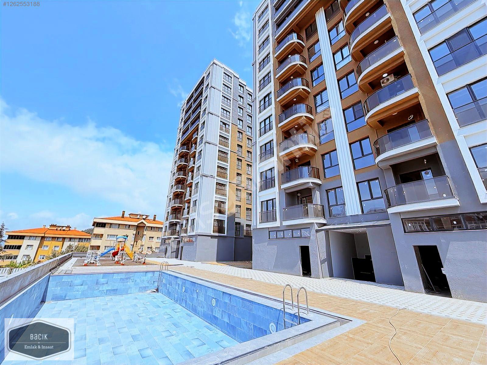 KARTAL SEALAND CADDE SİTESİ KİRALIK 3+1 K.MUTFAK BALKONLU BACİK