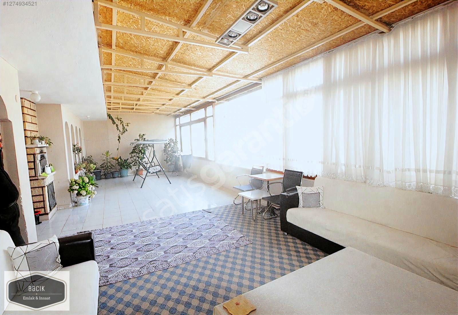 SANCAKTEPE SARIGAZİ MERKEZİ KONUM 190M2 GENİŞ TERSALI 3+1 DAİRE