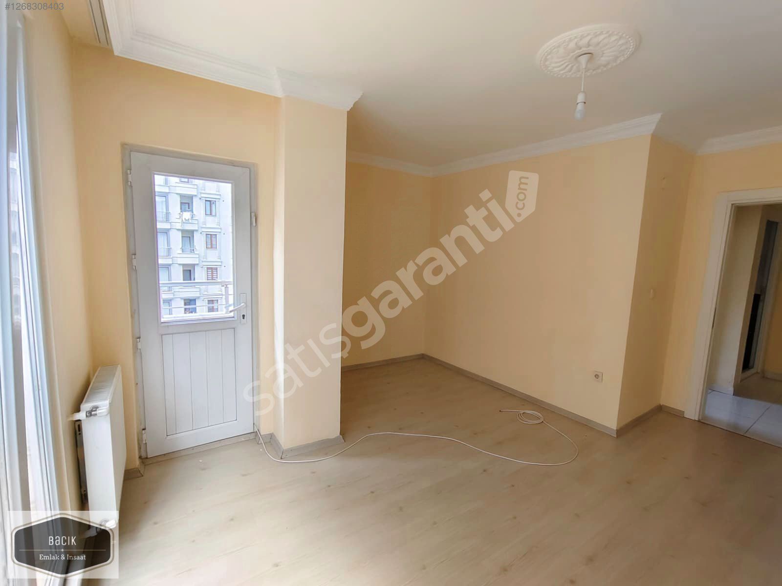 SANCAKTEPE TAM MERKEZ METRO YANI 2+1 ARAKAT 85m2 BACİK