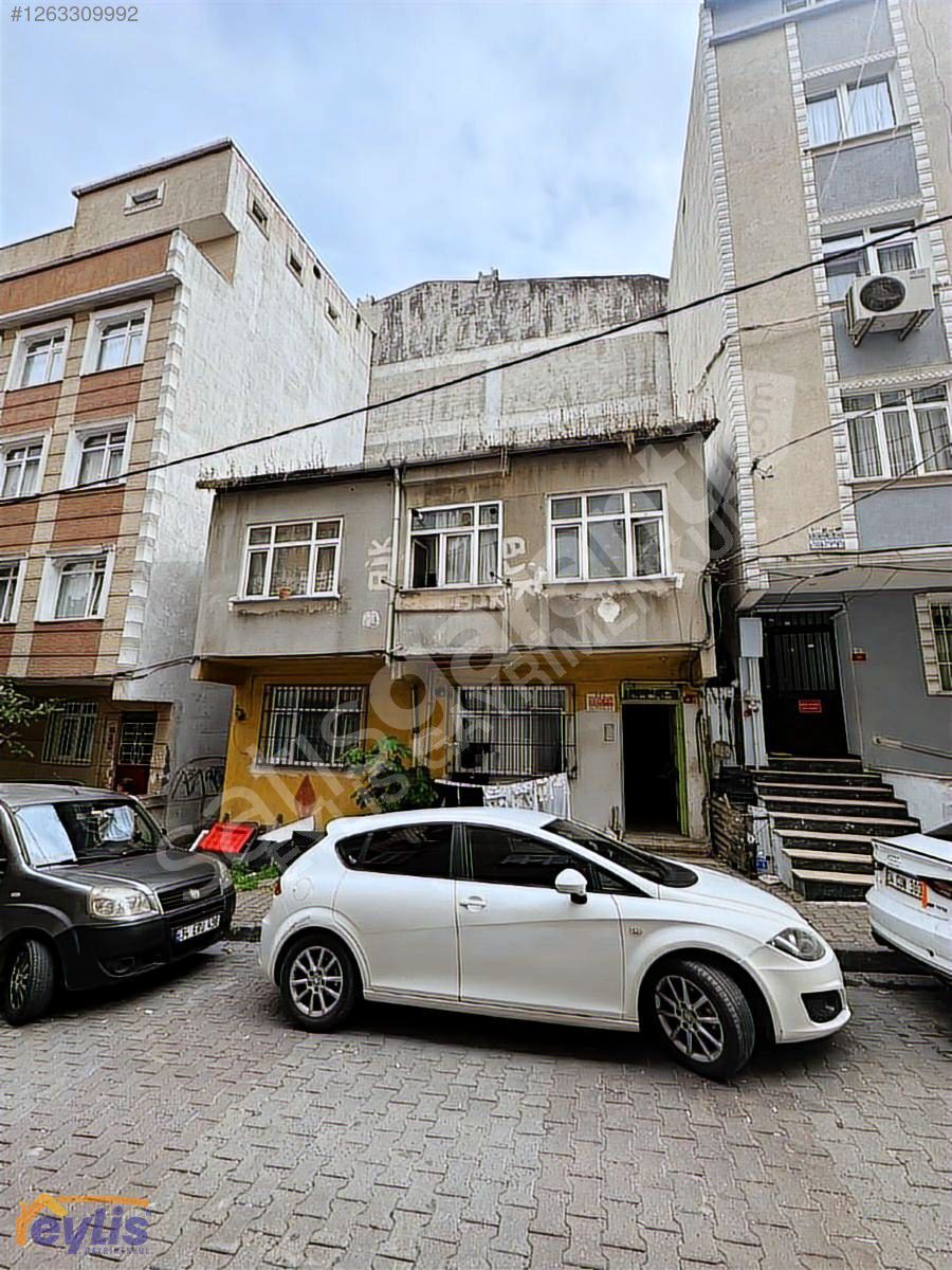YENİBOSNA 'DA SATILIK 2 KATLI BİNA