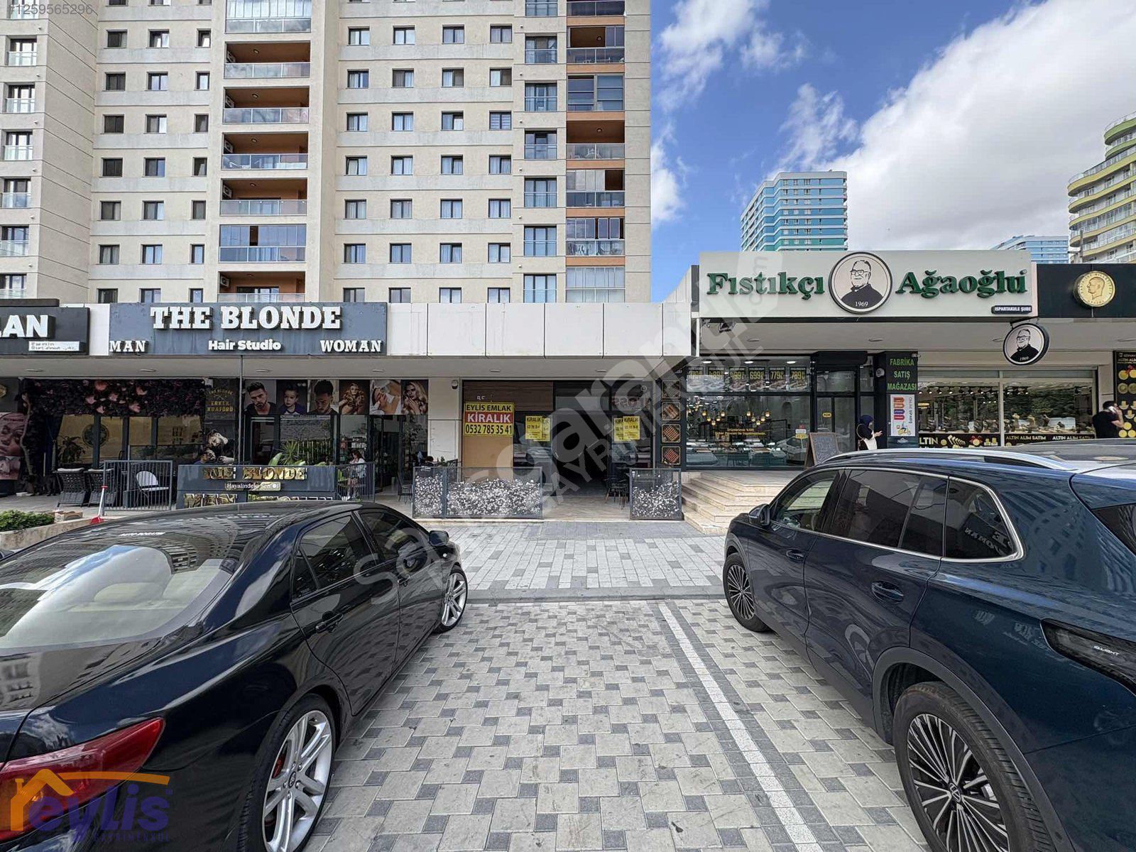 ISPARTAKULE BİZİMEVLER'8 CADDE CEPHELİ MUHTEŞEM KONUMLU 302m2