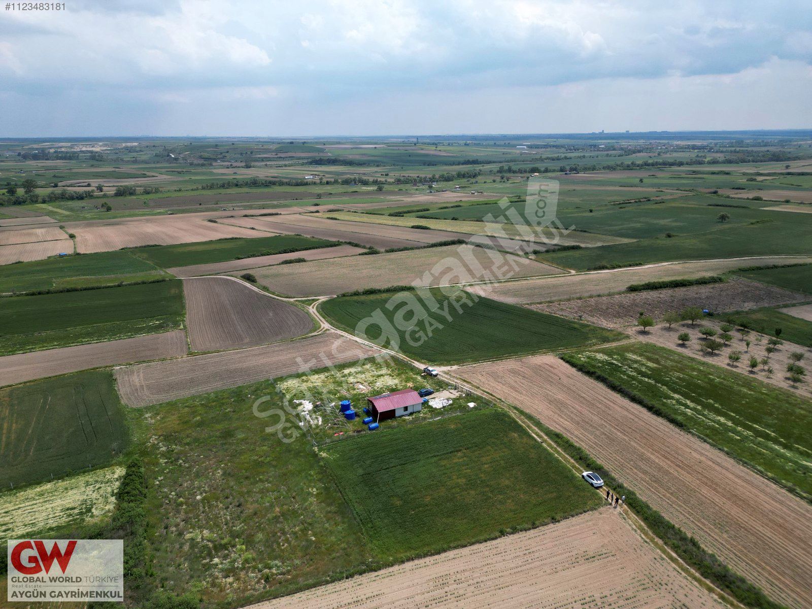 TEKİRDAĞ,KAPAKLI,KARLI MAHALLESİNDE 1.855m² SATILIK TARLA