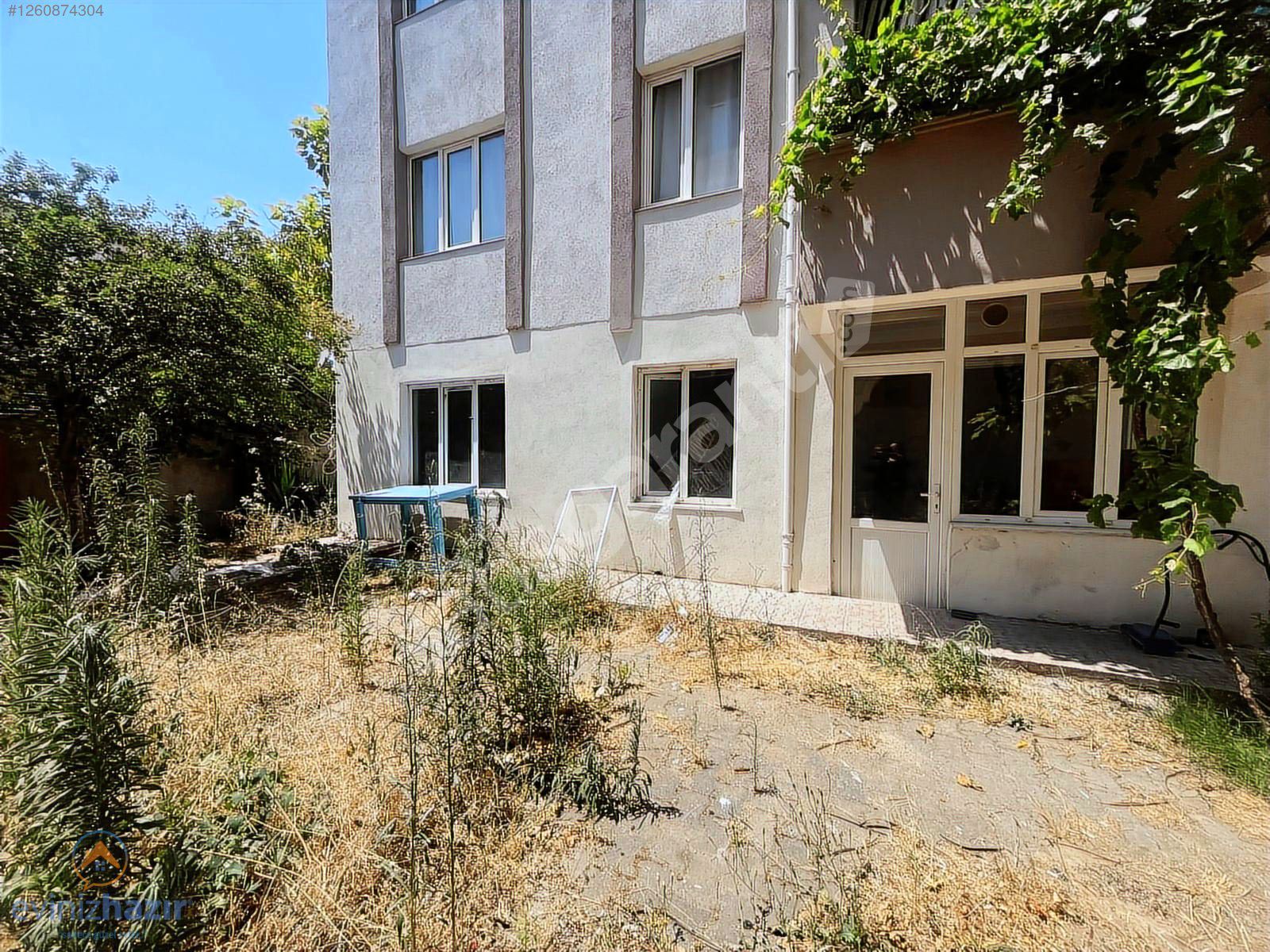 PAŞAALANINDA 3+1 BAHÇE KATI SATILIK DAİRE