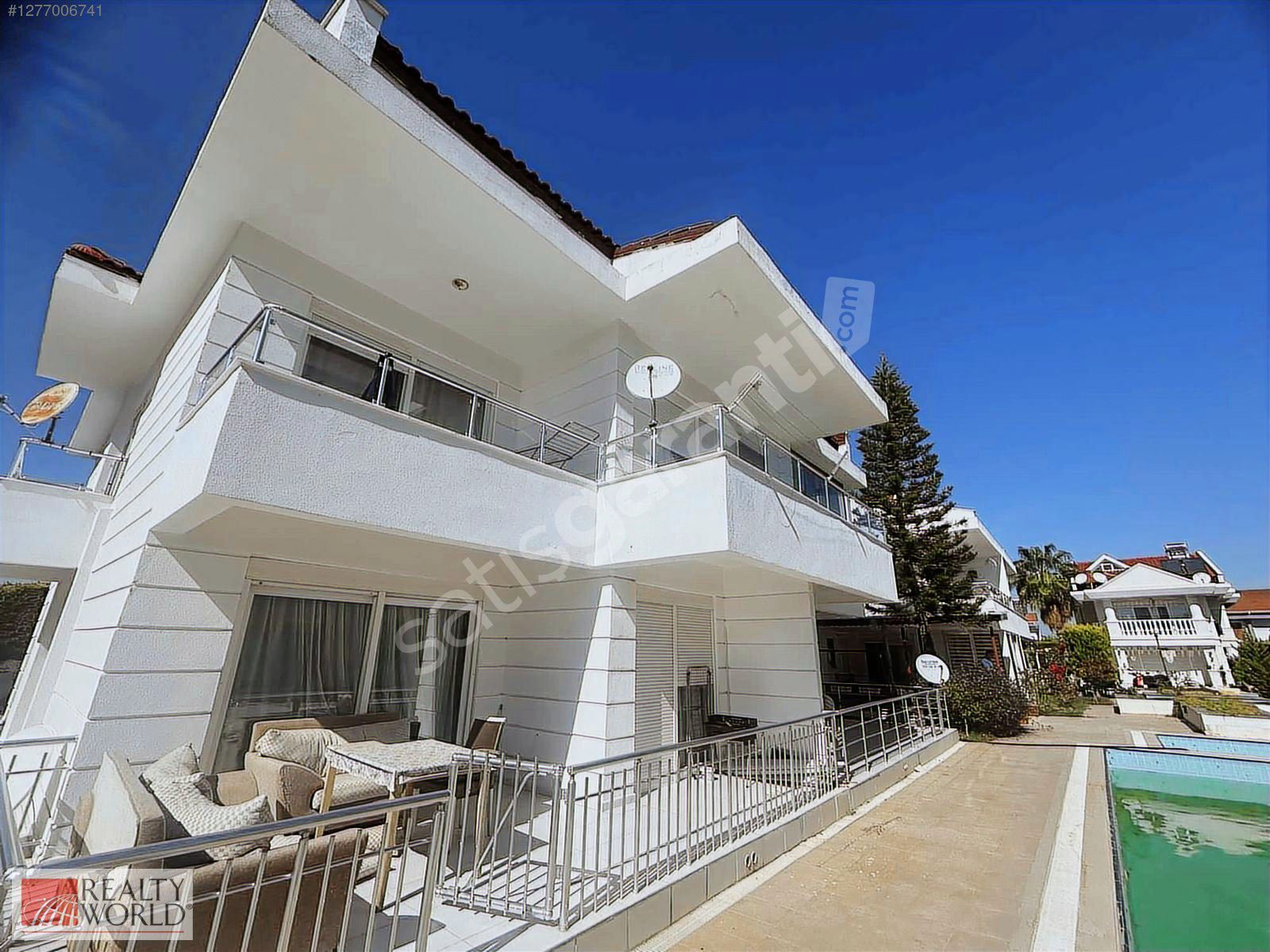 ANTALYA BELEK'TE SİTEDE 1+1 SATILIK DAİRE