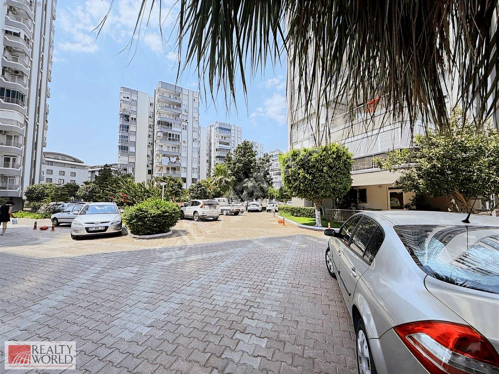 KONYAALTI ULUÇ DA HAVUZLU DOĞALGAZLI SİTE İÇİ 3+1 DAİRE