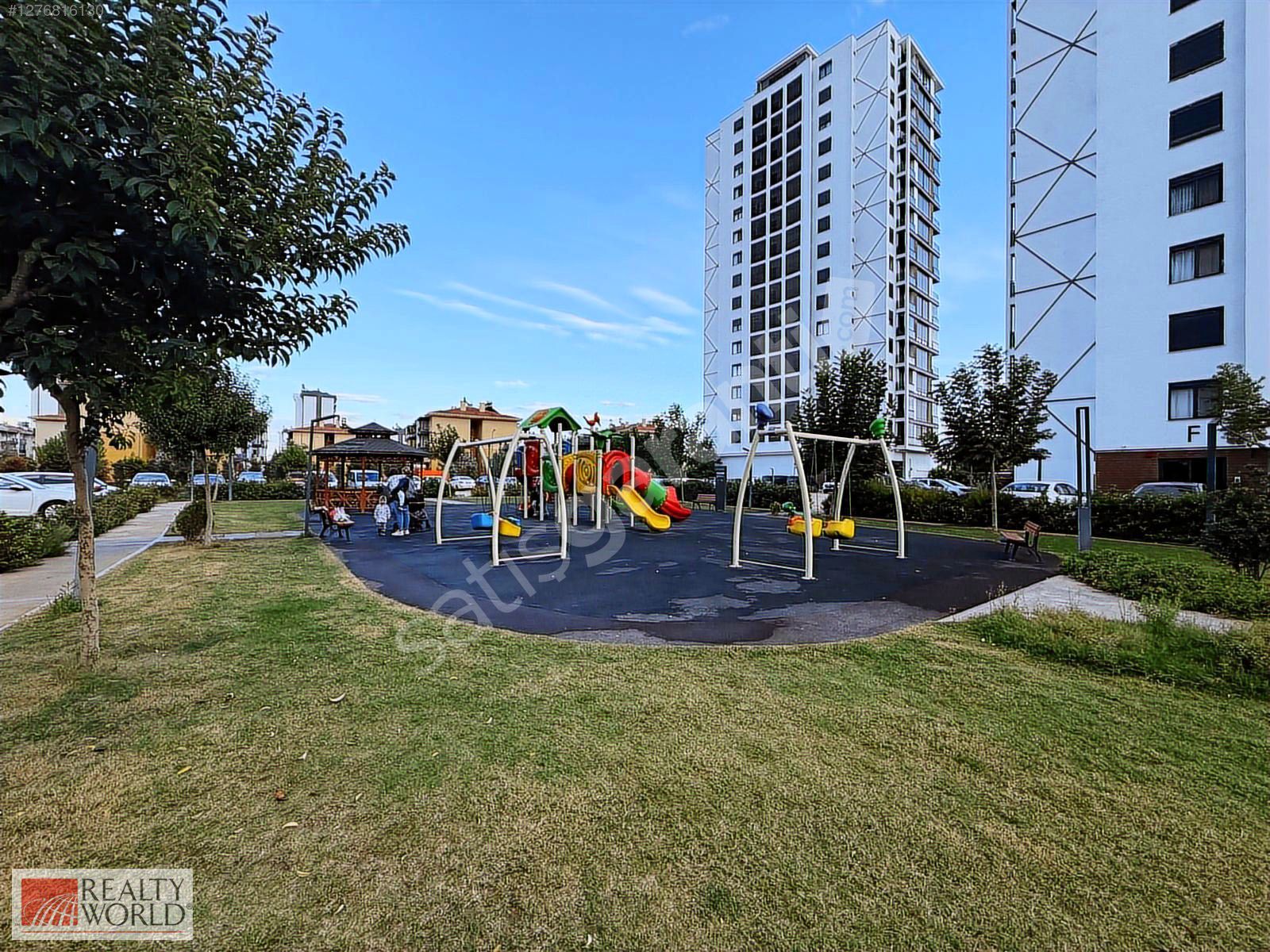 ÇIPLAKLIDA RENGİ ANTALYA SİTESİNDE 2+1 FULL EŞYALI KİRALIK DAİRE