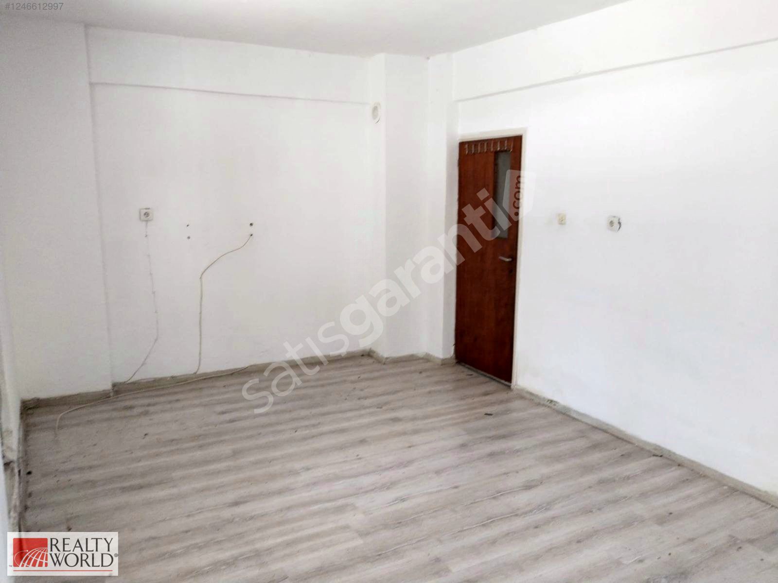 DOKUMA ÖZGÜRLÜK'TE 2+1 GİRİŞ 110M² AYRI MUTFAKLI SATILIK DAİRE