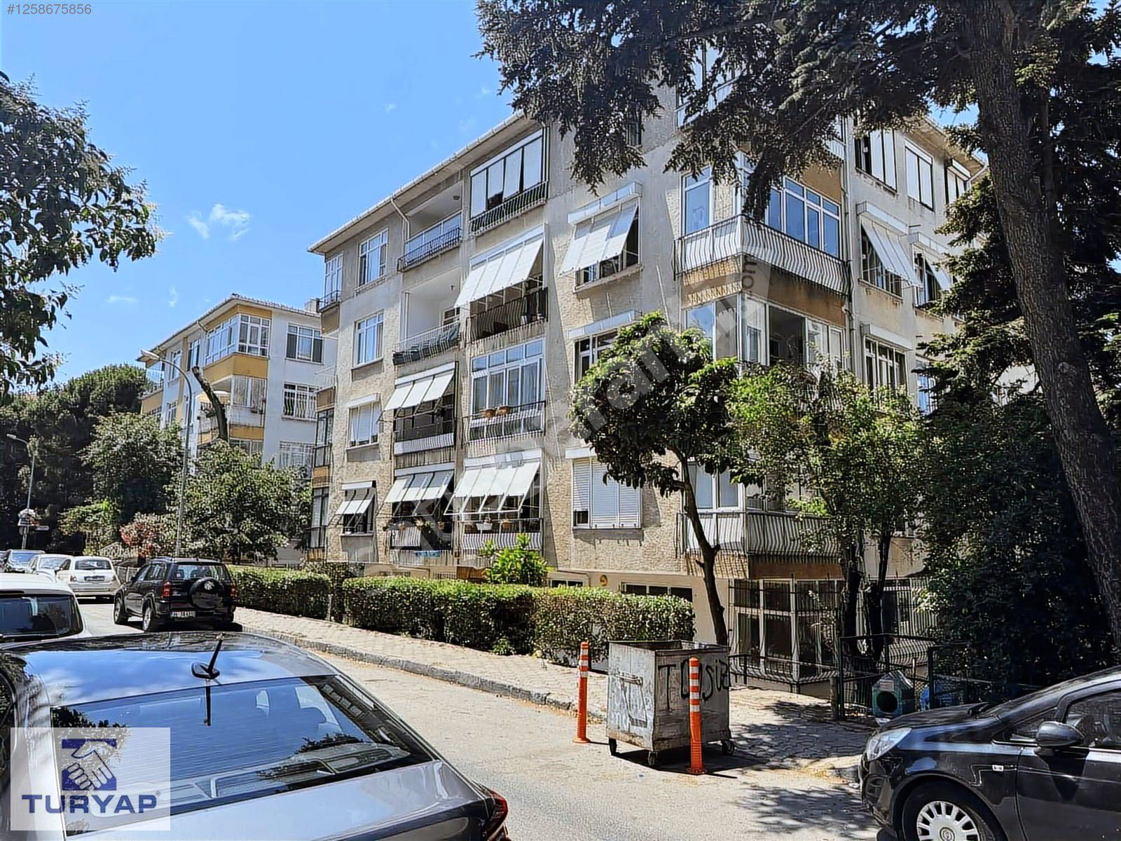 ACIBADEM ÇAKMAK SİTESİNDE; ARA KAT,GAYET BAKIMLI,FERAH,2+1