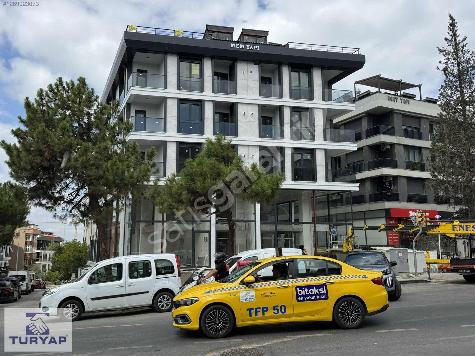 ACIBADEM CADDESİNDE; DENİZ VE ŞEHİR MANZARALI,ENFES,ÇATI DUBLEKS
