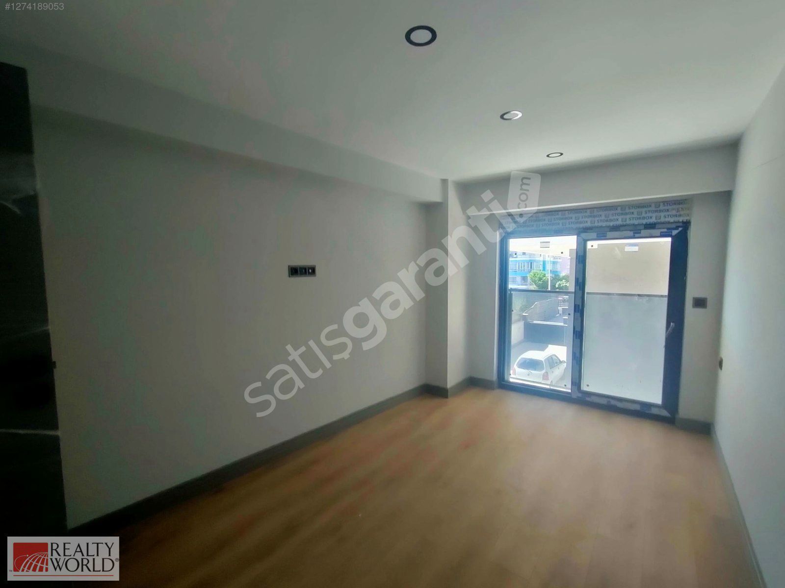 MEVLANA CADDESİNE SATILIK 1+1 ZEMİN DUBLEKS