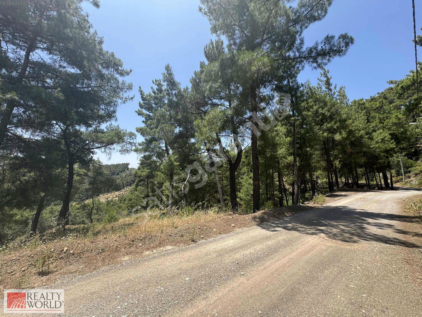 DÖŞEMEALTI AHIRTAŞ'TA 2845 M2 TEK TAPU SATILIK TARLA