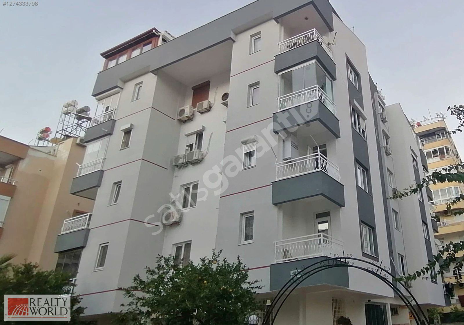 ANTALYA KONYAALTI LİMAN MAH SATILIK 4+1 DUBLEX DENİZE 10 DK
