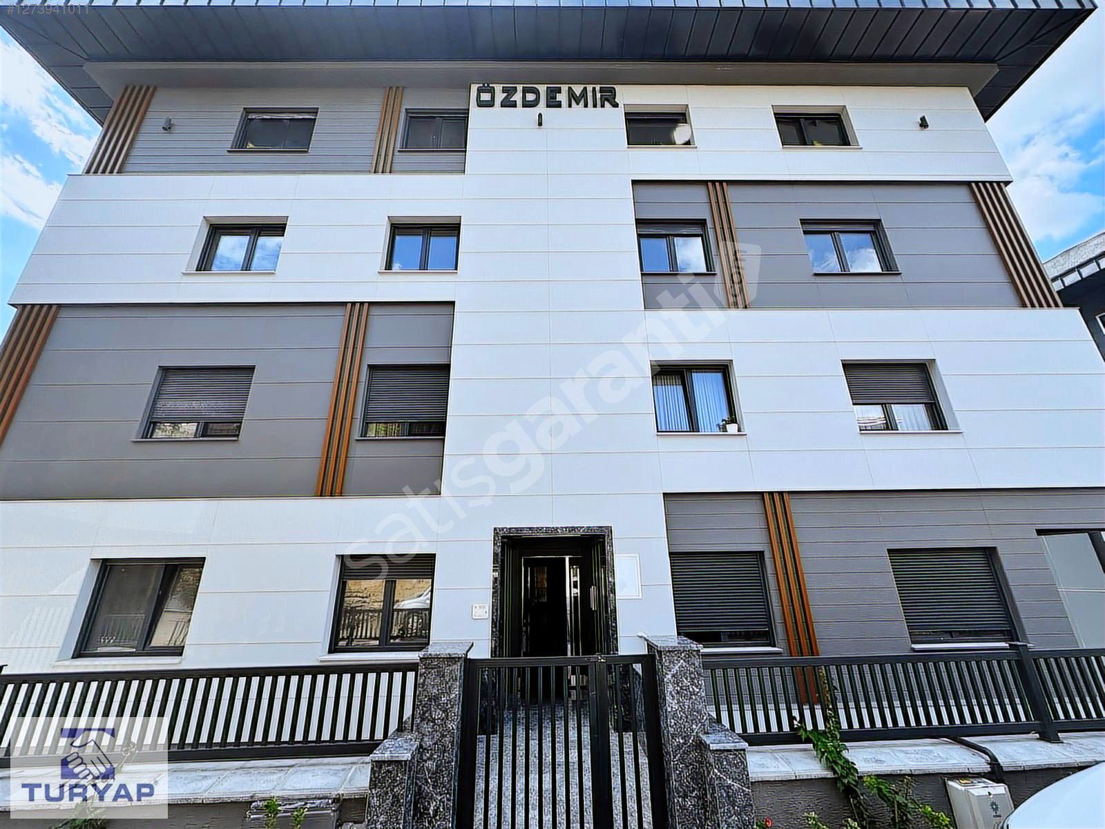 ÜSKÜDAR BURHANİYE MH. SATILIK 3+1 ARAKAT DAİRE