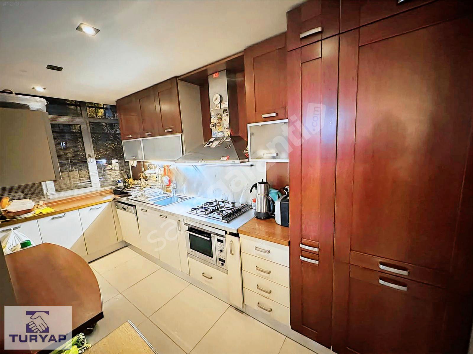 BAĞDAT CADDESİNE VE MARMARAYA YÜRÜME MESAFESİNDE,TAM KÖŞE,135m2