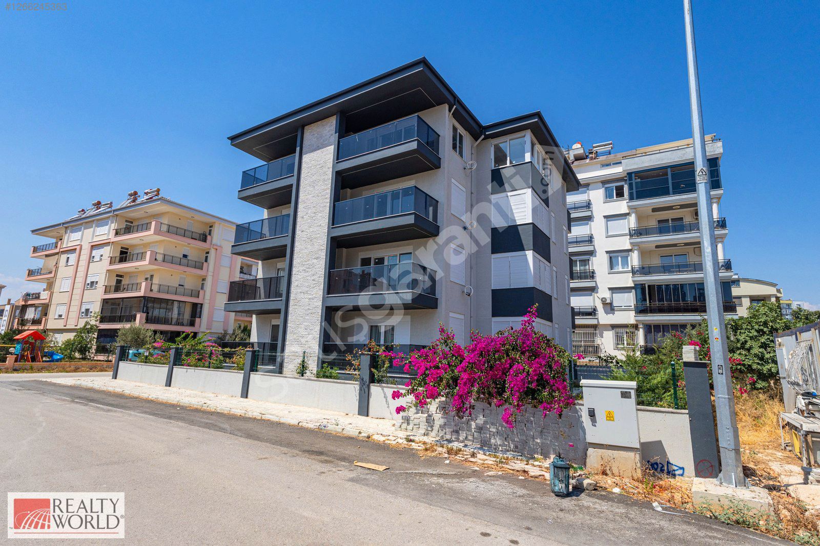 ANTALYA DÖŞEMEALTI BAHÇEYAKA SATILIK SIFIR DAİRE (2+1)Y.ISITMA