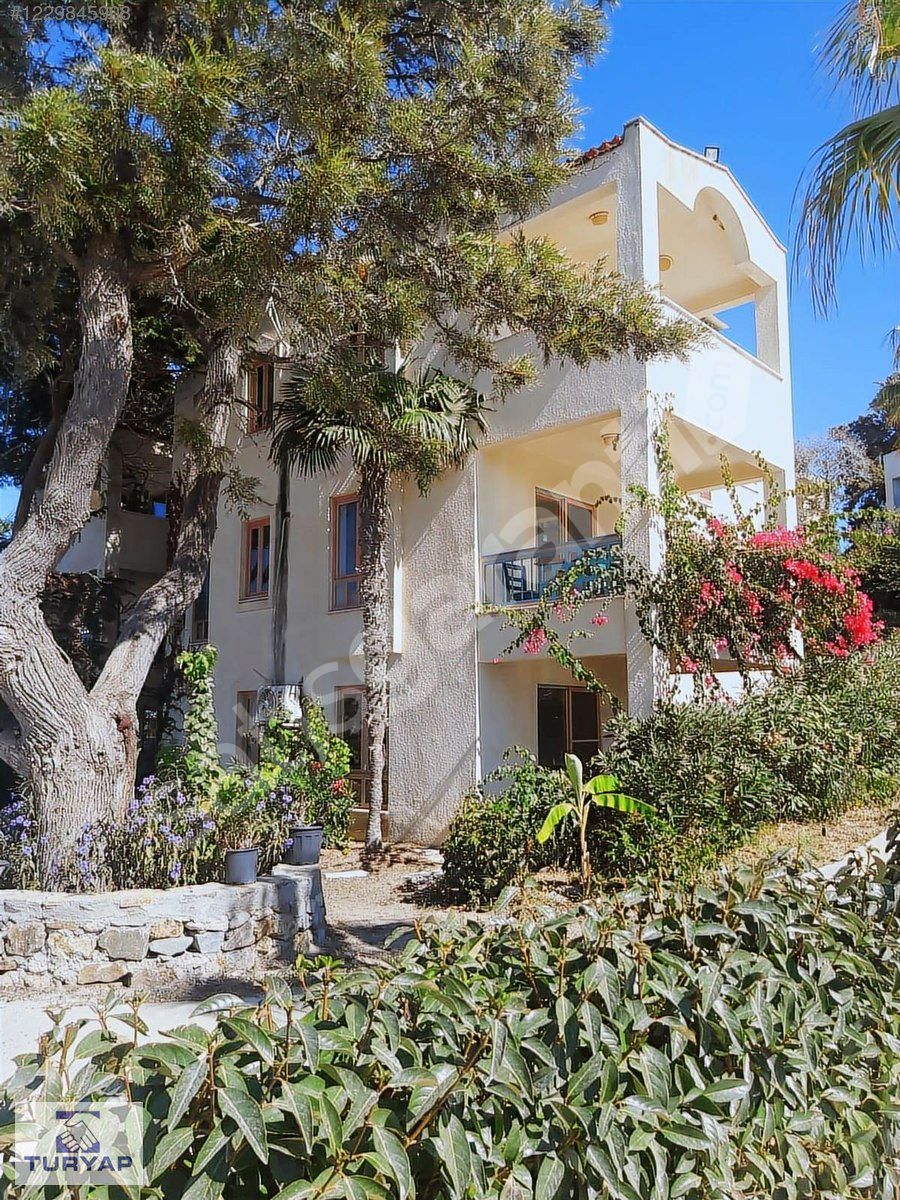 BODRUM YALIKAVAK; CLUB FLIPPER'DE EKİM AYI DEVRE TATİLİ