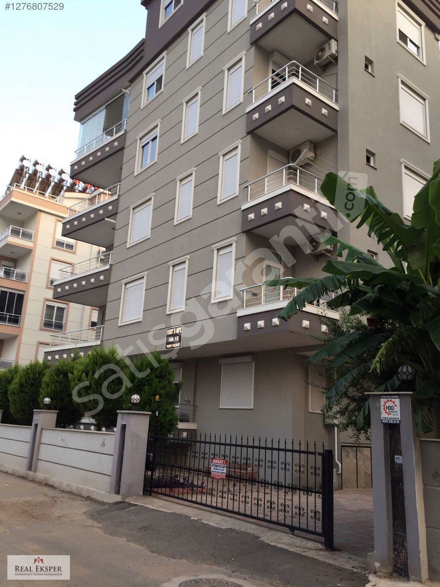 KONYAALTI HURMA'DA MERKEZİ KONUMDA OTOPARKLI EŞYALI 2+1 DAİRE