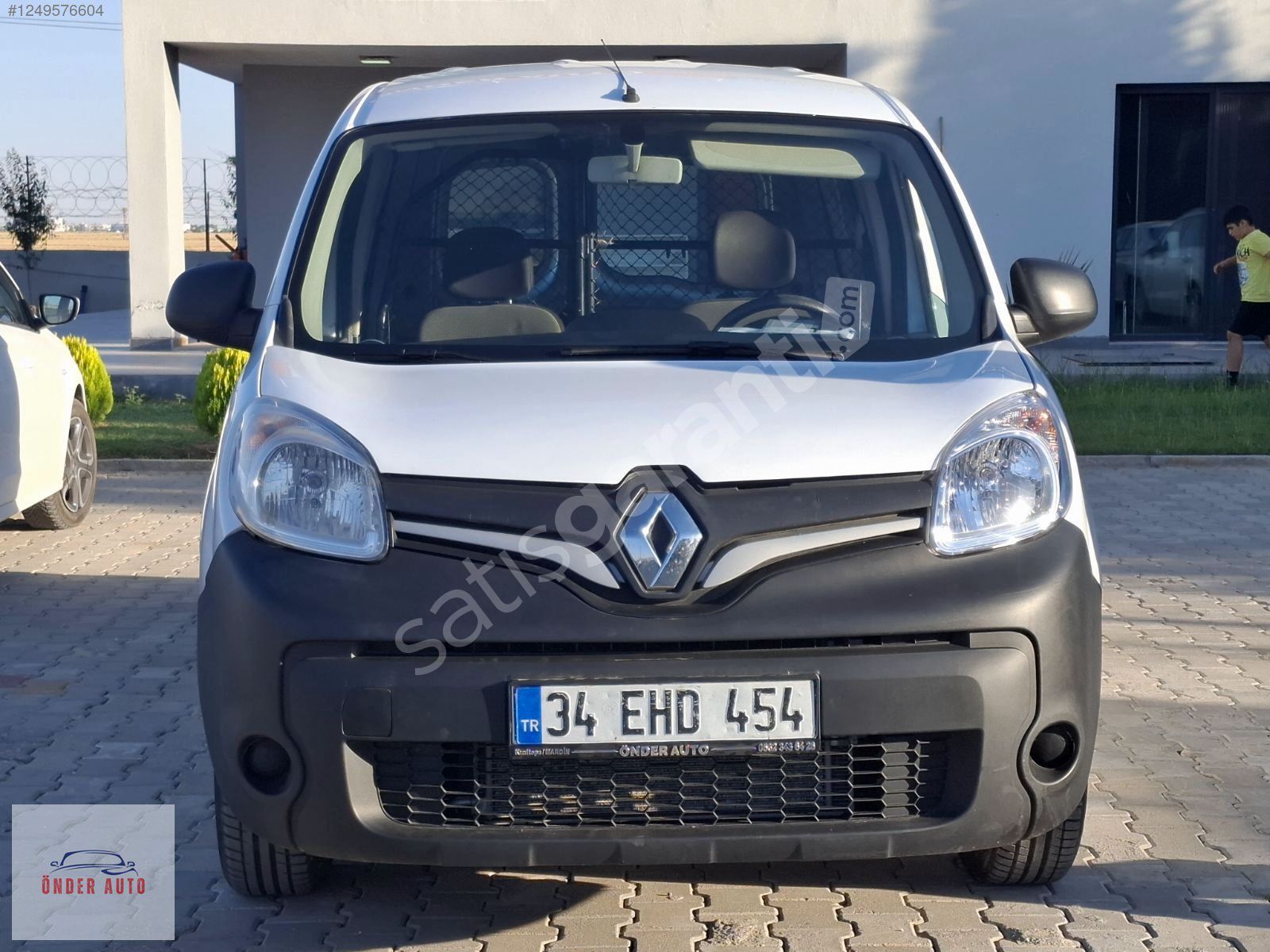 ÖNDER AUTODAN 2021 KANGO MAXİ 6 İLERİ 240 BİNDE TERTEMİZ