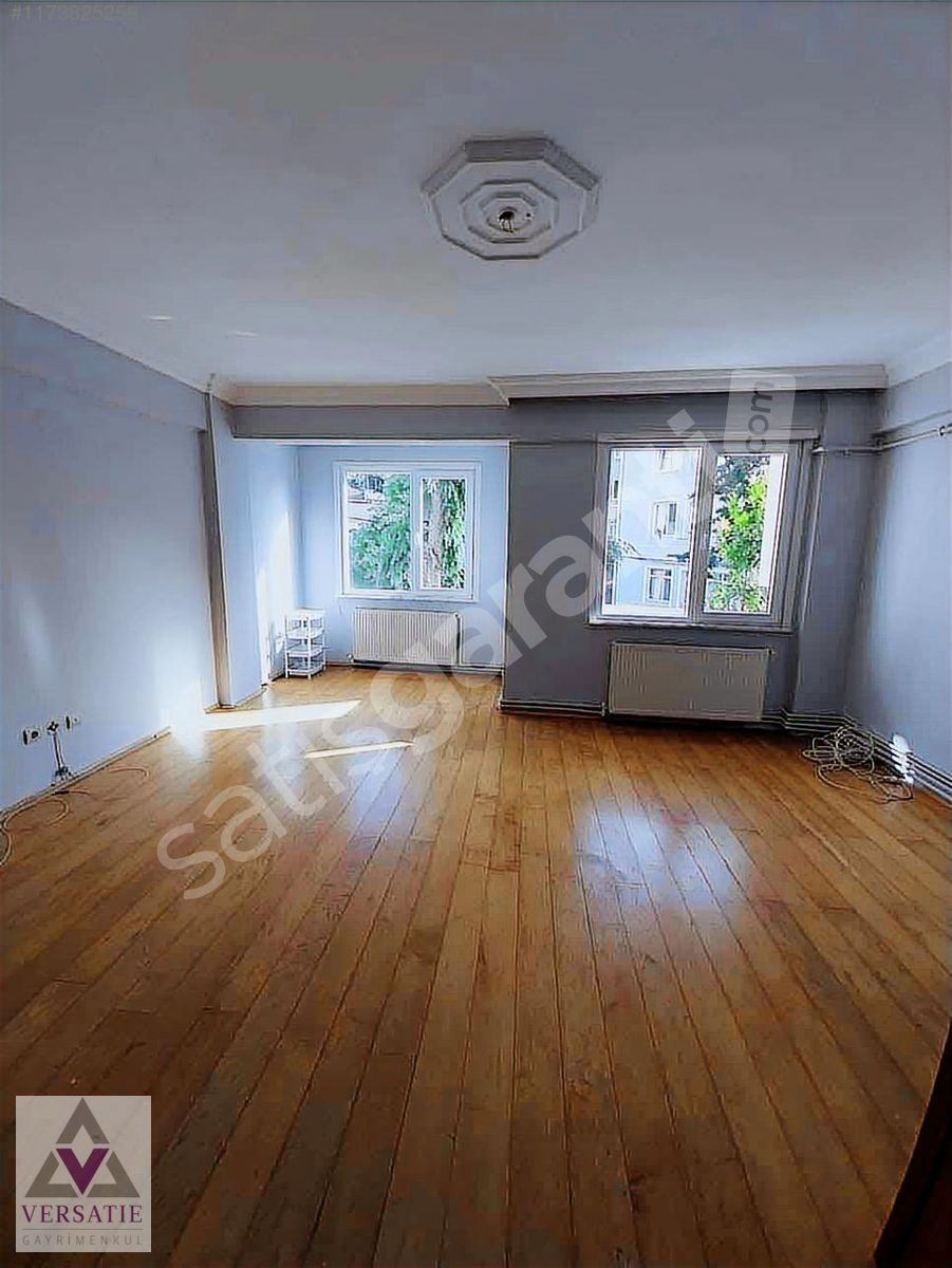 RUMELİHİSARI YENİLENMİŞ KISMİ EŞYALI ARA KAT 2+1 KİRALIK DAİRE