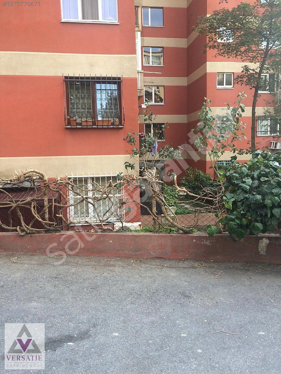 AKMERKEZ KARSISI BELEDIYE SITESI 90M2 OZEL BAHCE CIKISLI GIRISLI