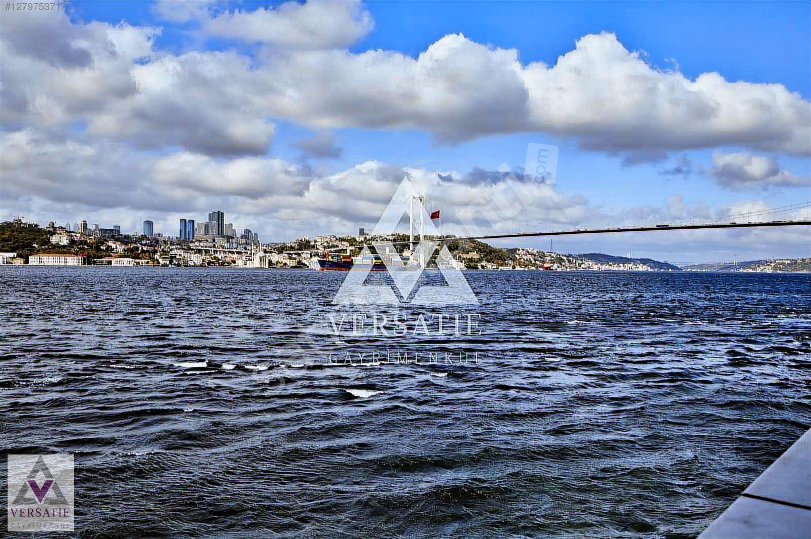 Kuzguncuk'da Boğaz Manzaralı Rıhtımlı Satılık Yalı