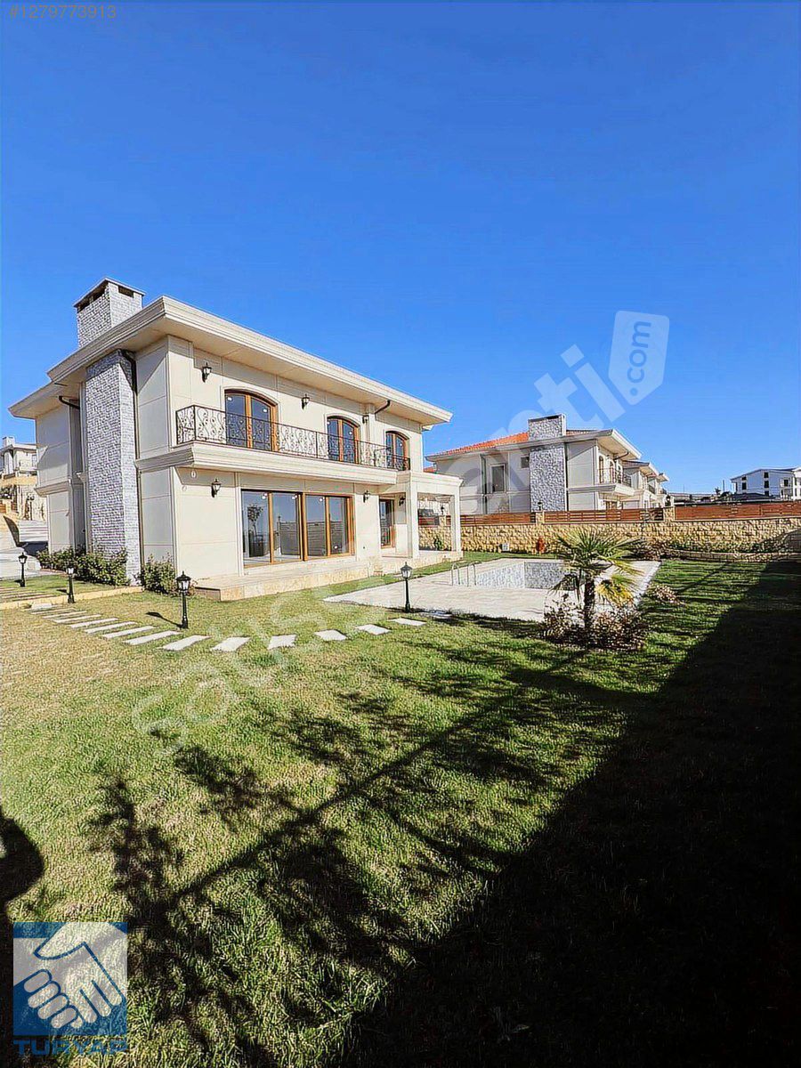 SİLİVRİ SELİMPAŞA İNCİ KONAKLARINDA KİRALIK MUHTEŞEM VİLLA