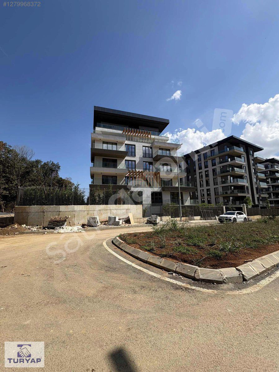 ÇINARKÖY EVLERİ MANZARALI GENİŞ 4+1 DAİRE