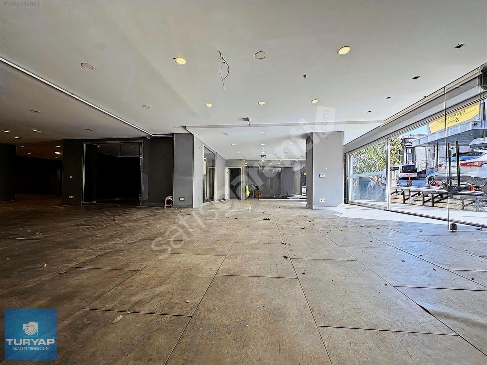 Beşiktaş Gayrettepe'de 1000m2 Muhteşem Kiralık Mağaza