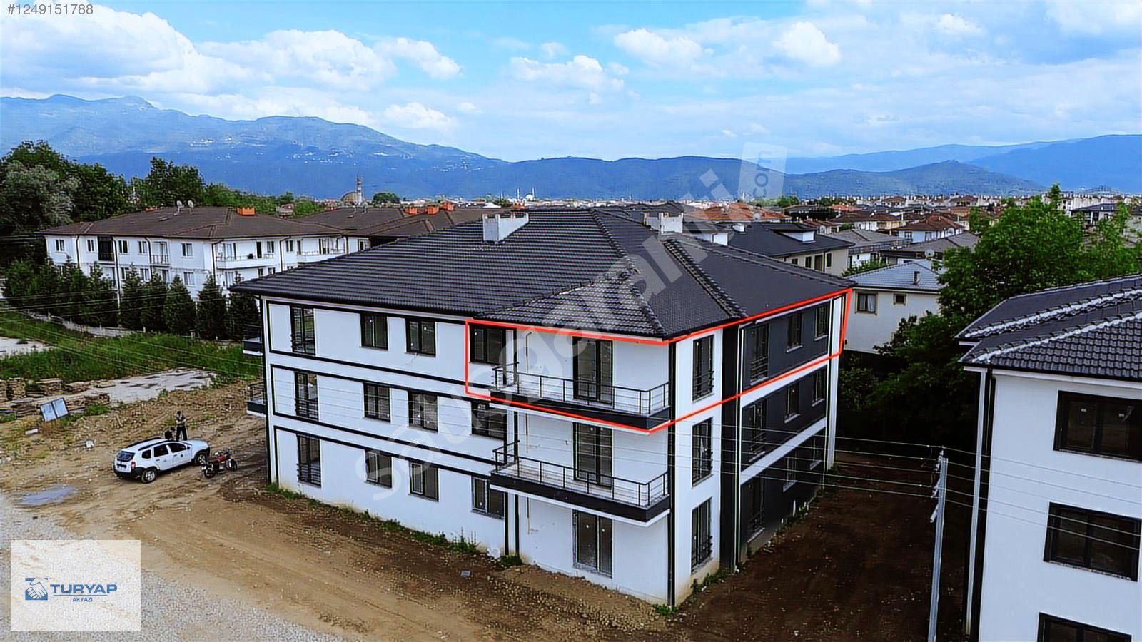 TURYAP AKYAZI'dan ÖMERCİKLER MERKEZDE SATILIK 3+1 DAİRE(İSKANLI)