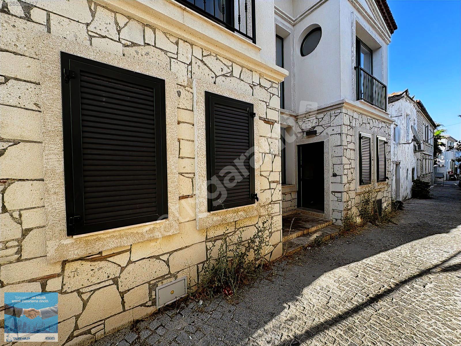 Turyap'tan Çeşme Alaçatı Çarşısında Sıfır 1+1 Dubleks Daire