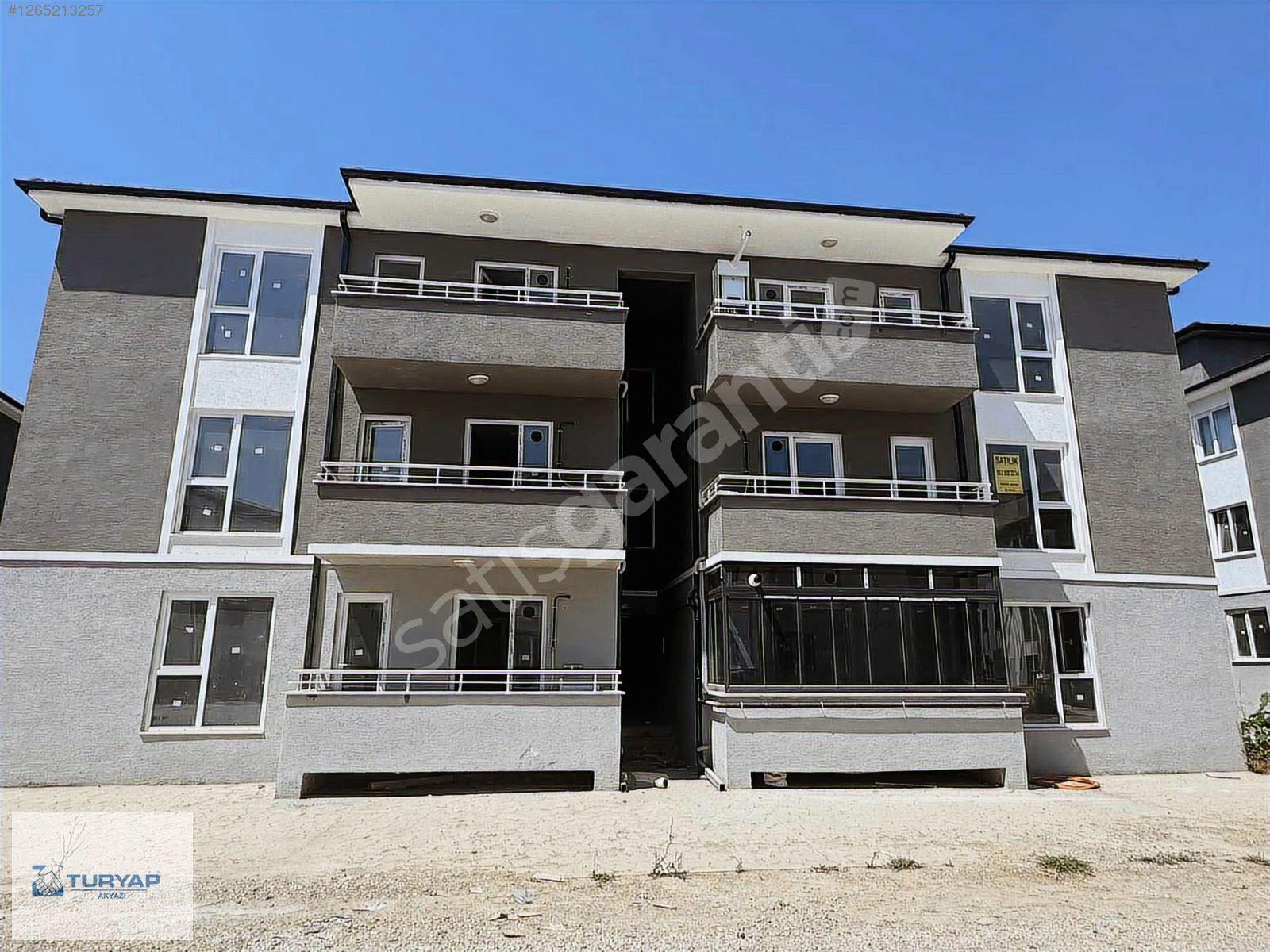 TURYAP AKYAZI'dan UNİVERSİTE YANI KİRALIK 3.KAT 2+1 DAİRE