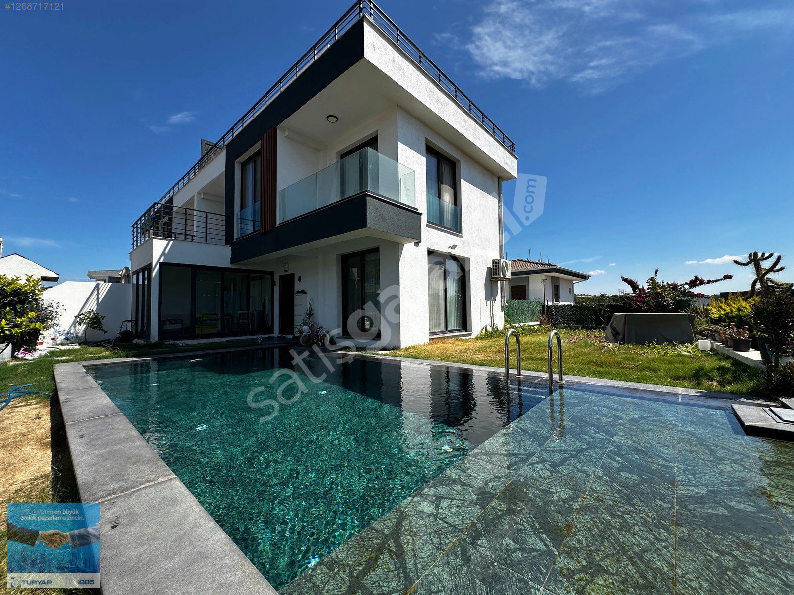 Turyap'tan Çeşme Dalyanda Eşyalı, Bahçeli, Yıllık Kiralık Villa