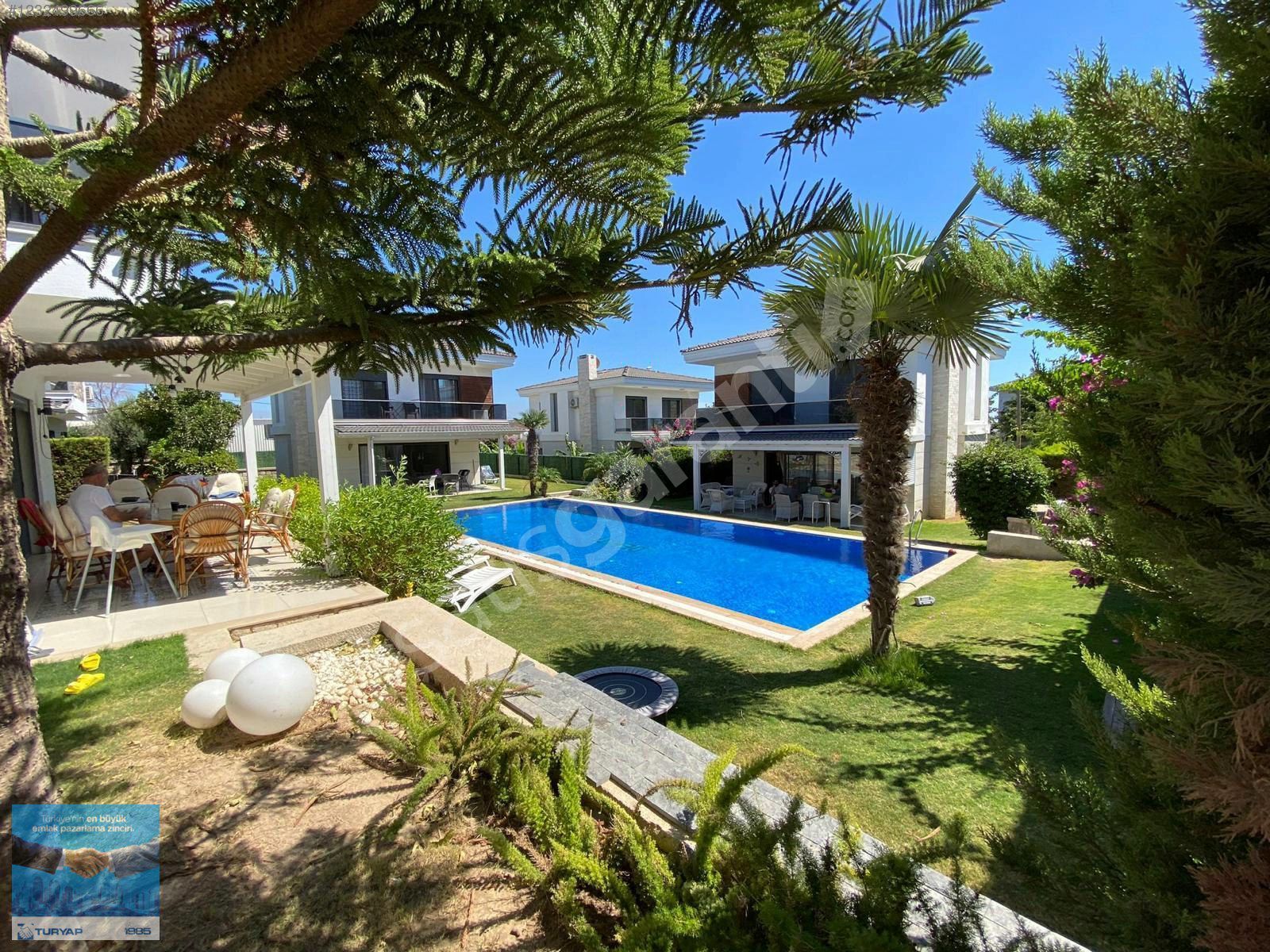 Turyap'tan Alaçatıda Havuzlu Site İçi, Masrafsız, 3+1 Villa