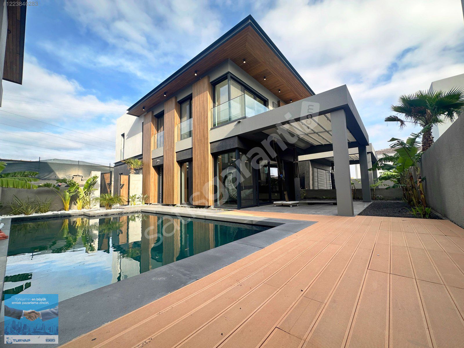 Turyap'tan Alaçatıda Müstakil Havuzlu 4+1, Sıfır, Lüks Villa