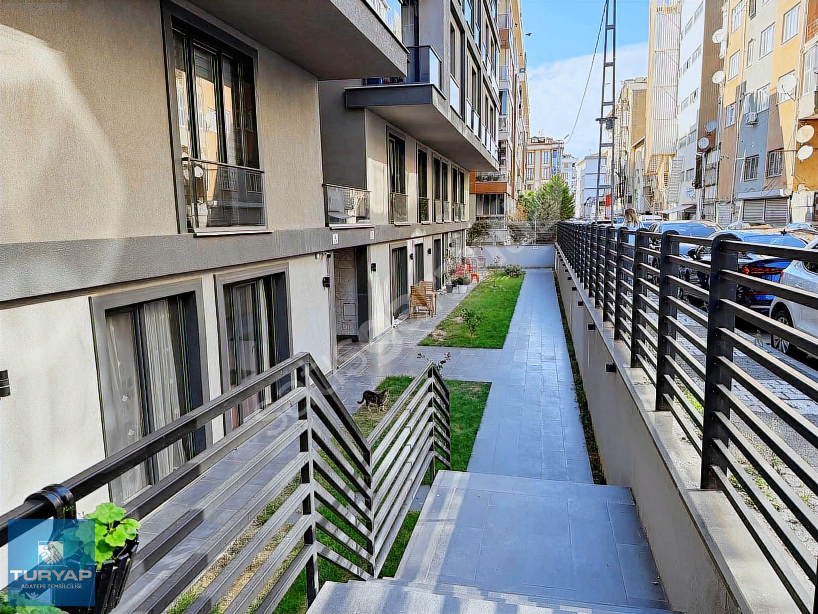 Maltepe Cevizli Sitede Satılık Muhteşem 1+1 Daire