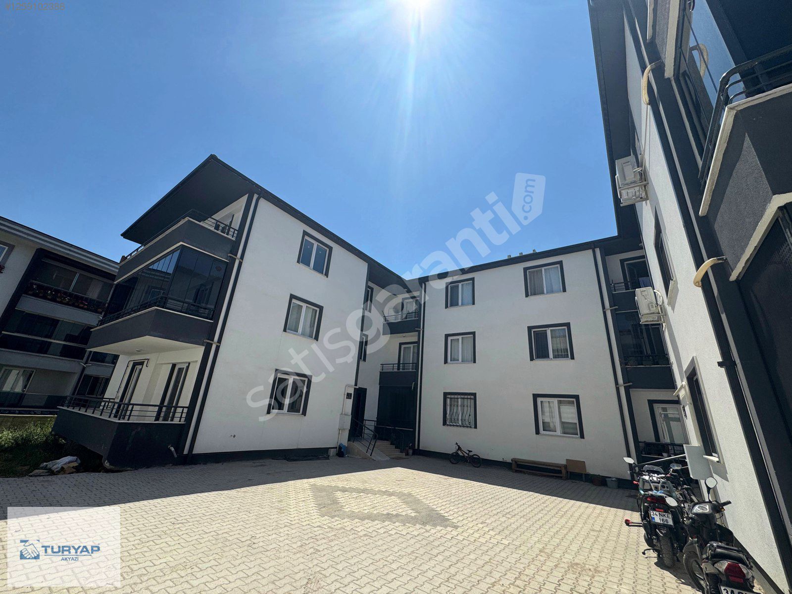 TURYAP AKYAZI'DAN AKYAZI YENİ MAHALLEDE SATILIK GENİŞ DAİRE