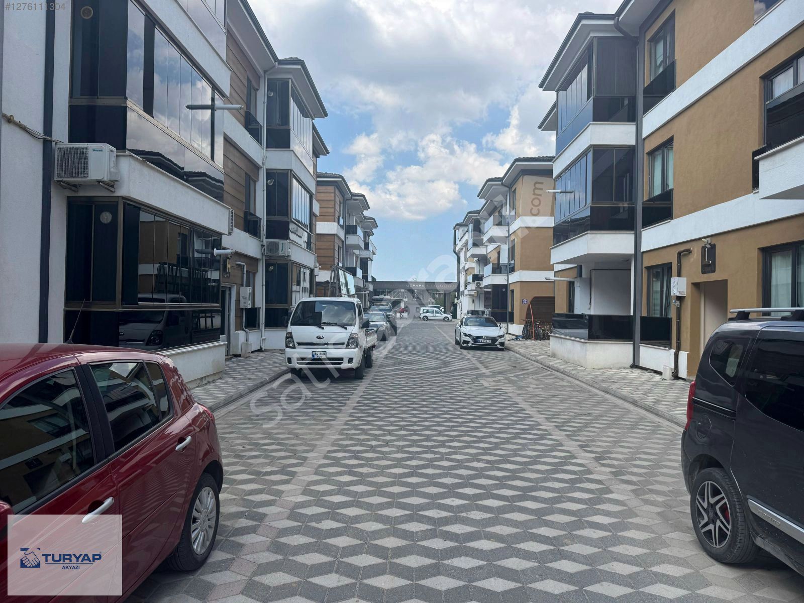 TURYAP AKYAZI'dan UZPARK SİTESİNDE KİRALIK 3+1 DAİRE