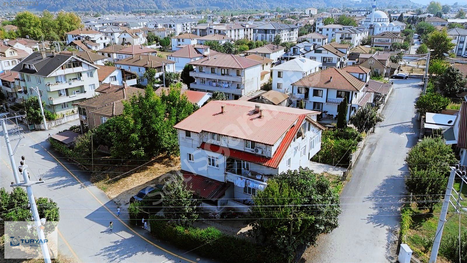 TURYAP AKYAZI'dan YENİ MAHALLEDE SATILIK 3 KATLI MÜSTAKİL EV